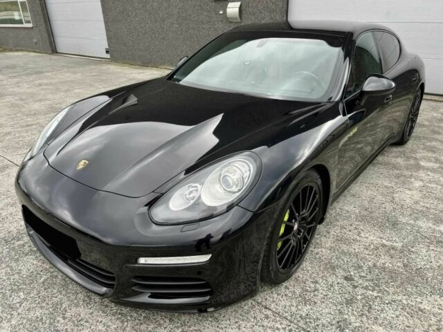Чорний Порше Panamera, об'ємом двигуна 3 л та пробігом 79 тис. км за 16200 $, фото 2 на Automoto.ua