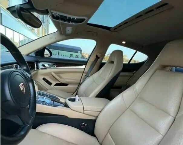 Чорний Порше Panamera, об'ємом двигуна 3 л та пробігом 185 тис. км за 28552 $, фото 7 на Automoto.ua