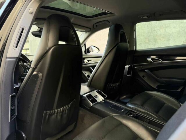 Черный Порше Панамера, объемом двигателя 3.6 л и пробегом 72 тыс. км за 11000 $, фото 10 на Automoto.ua