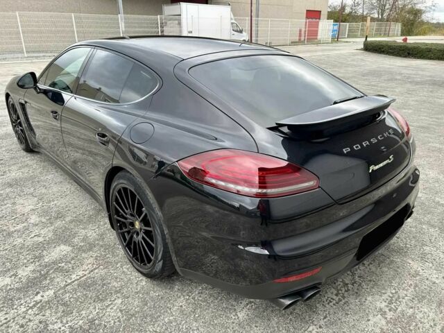 Чорний Порше Panamera, об'ємом двигуна 3 л та пробігом 79 тис. км за 16200 $, фото 4 на Automoto.ua