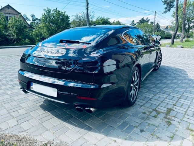 Чорний Порше Panamera, об'ємом двигуна 0 л та пробігом 29 тис. км за 44000 $, фото 3 на Automoto.ua