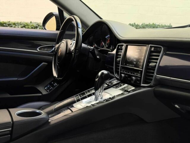 Черный Порше Панамера, объемом двигателя 3.6 л и пробегом 72 тыс. км за 11000 $, фото 6 на Automoto.ua