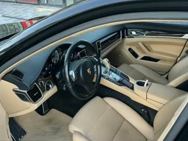 Чорний Порше Panamera, об'ємом двигуна 3 л та пробігом 185 тис. км за 28552 $, фото 6 на Automoto.ua