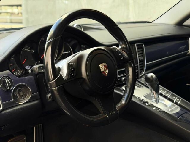 Черный Порше Панамера, объемом двигателя 3.6 л и пробегом 72 тыс. км за 11000 $, фото 9 на Automoto.ua