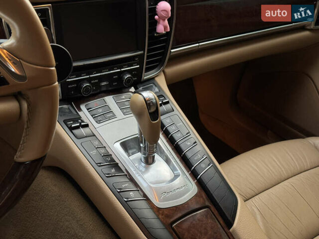 Коричневий Порше Panamera, об'ємом двигуна 3.61 л та пробігом 156 тис. км за 16500 $, фото 16 на Automoto.ua
