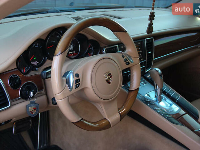 Коричневий Порше Panamera, об'ємом двигуна 2.97 л та пробігом 252 тис. км за 25500 $, фото 15 на Automoto.ua