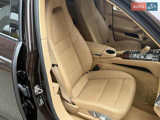 Коричневый Порше Панамера, объемом двигателя 3.61 л и пробегом 81 тыс. км за 21500 $, фото 34 на Automoto.ua