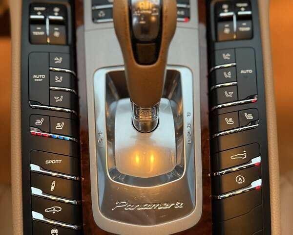 Коричневый Порше Панамера, объемом двигателя 3.61 л и пробегом 85 тыс. км за 24500 $, фото 65 на Automoto.ua