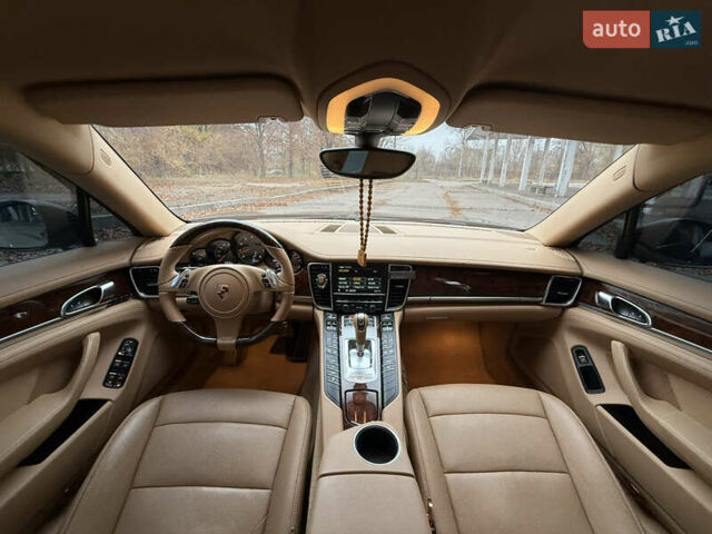 Коричневый Порше Панамера, объемом двигателя 3.61 л и пробегом 81 тыс. км за 21500 $, фото 28 на Automoto.ua