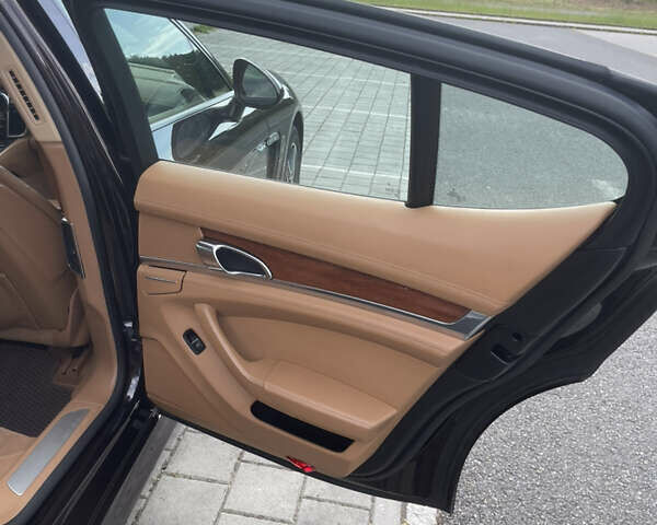 Коричневий Порше Panamera, об'ємом двигуна 3 л та пробігом 130 тис. км за 30800 $, фото 3 на Automoto.ua