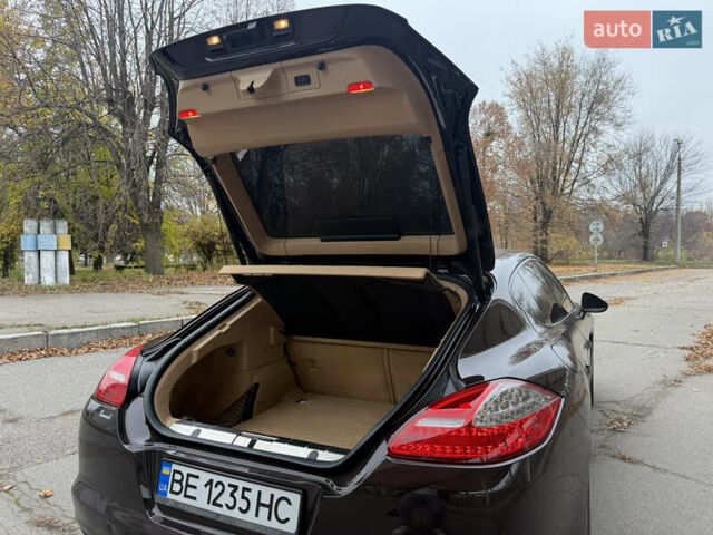 Коричневый Порше Панамера, объемом двигателя 3.61 л и пробегом 81 тыс. км за 21500 $, фото 37 на Automoto.ua