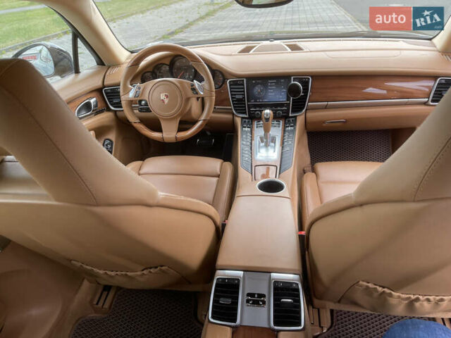 Коричневий Порше Panamera, об'ємом двигуна 3 л та пробігом 130 тис. км за 30800 $, фото 13 на Automoto.ua