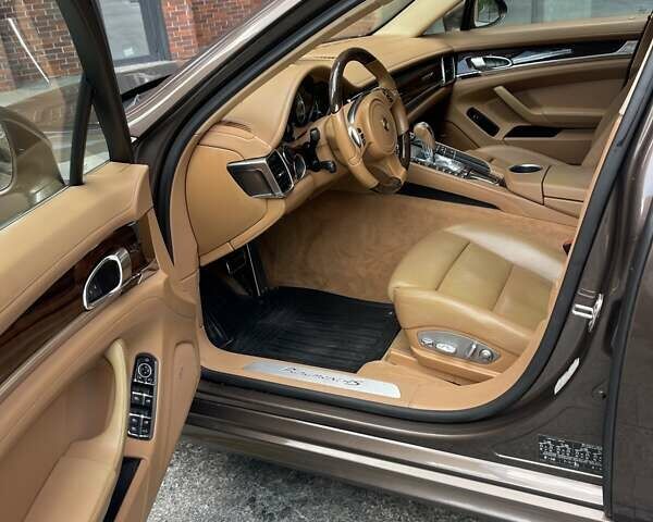 Коричневый Порше Панамера, объемом двигателя 3 л и пробегом 119 тыс. км за 33990 $, фото 14 на Automoto.ua