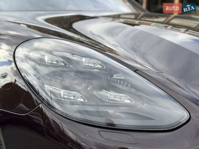 Коричневий Порше Panamera, об'ємом двигуна 2.89 л та пробігом 63 тис. км за 78500 $, фото 12 на Automoto.ua