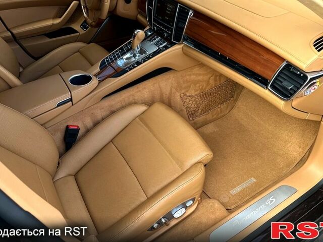 Коричневый Порше Панамера, объемом двигателя 4.8 л и пробегом 57 тыс. км за 27000 $, фото 4 на Automoto.ua