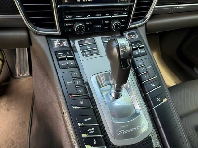 Коричневий Порше Panamera, об'ємом двигуна 3 л та пробігом 73 тис. км за 10900 $, фото 10 на Automoto.ua