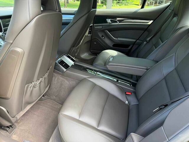 Коричневий Порше Panamera, об'ємом двигуна 3 л та пробігом 73 тис. км за 10900 $, фото 13 на Automoto.ua