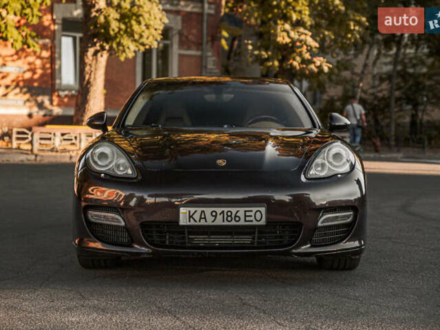Красный Порше Панамера, объемом двигателя 4.81 л и пробегом 153 тыс. км за 25555 $, фото 10 на Automoto.ua