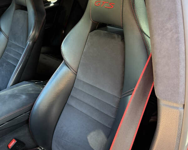 Красный Порше Панамера, объемом двигателя 4.81 л и пробегом 105 тыс. км за 31700 $, фото 9 на Automoto.ua