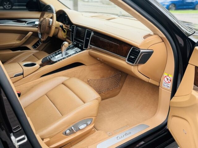 Красный Порше Панамера, объемом двигателя 4.8 л и пробегом 153 тыс. км за 29999 $, фото 13 на Automoto.ua