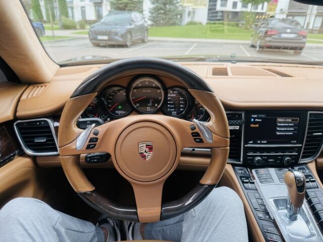 Красный Порше Панамера, объемом двигателя 4.8 л и пробегом 153 тыс. км за 29999 $, фото 9 на Automoto.ua