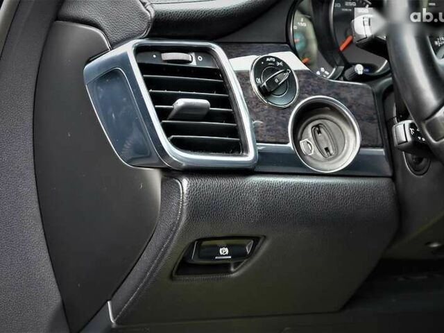 Порше Панамера, объемом двигателя 3 л и пробегом 240 тыс. км за 29500 $, фото 19 на Automoto.ua