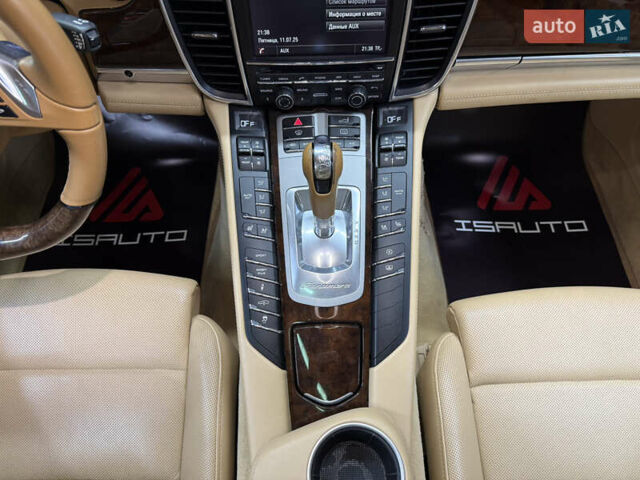 Порше Панамера, объемом двигателя 3 л и пробегом 96 тыс. км за 28900 $, фото 24 на Automoto.ua