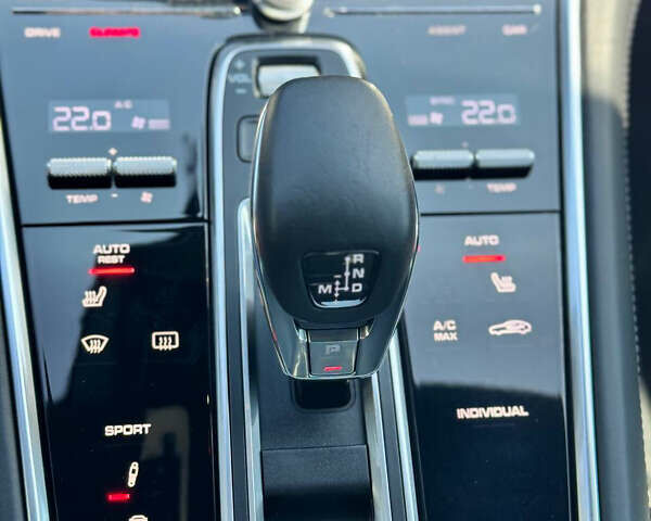 Порше Панамера, объемом двигателя 4 л и пробегом 43 тыс. км за 64999 $, фото 12 на Automoto.ua