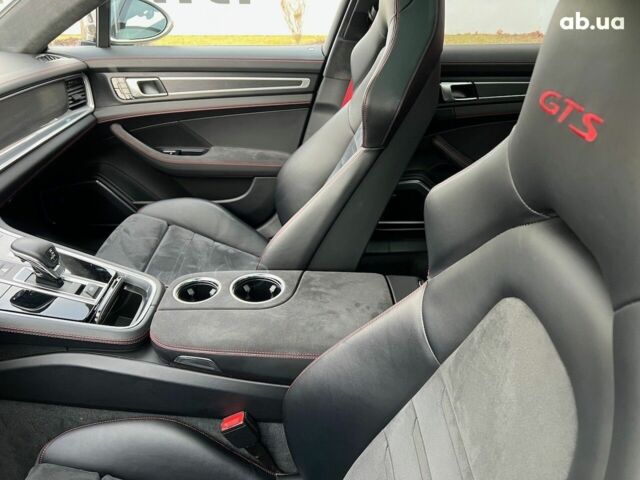 Порше Панамера, объемом двигателя 4 л и пробегом 5 тыс. км за 143023 $, фото 5 на Automoto.ua