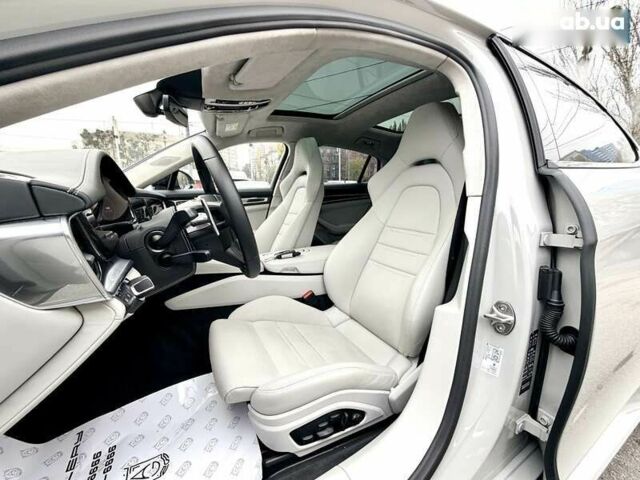 Порше Панамера, объемом двигателя 4 л и пробегом 9 тыс. км за 154999 $, фото 25 на Automoto.ua