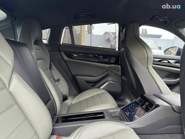 Порше Panamera, об'ємом двигуна 4 л та пробігом 8 тис. км за 215000 $, фото 17 на Automoto.ua