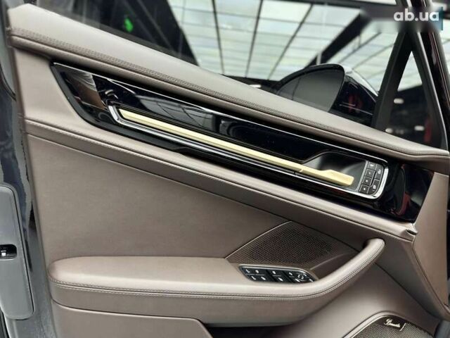 Порше Panamera, об'ємом двигуна 4 л та пробігом 1 тис. км за 233000 $, фото 24 на Automoto.ua