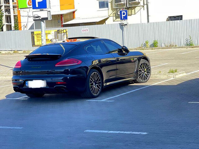 Порше Panamera, об'ємом двигуна 3 л та пробігом 170 тис. км за 29000 $, фото 1 на Automoto.ua