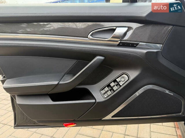 Серый Порше Панамера, объемом двигателя 4.81 л и пробегом 162 тыс. км за 19000 $, фото 12 на Automoto.ua