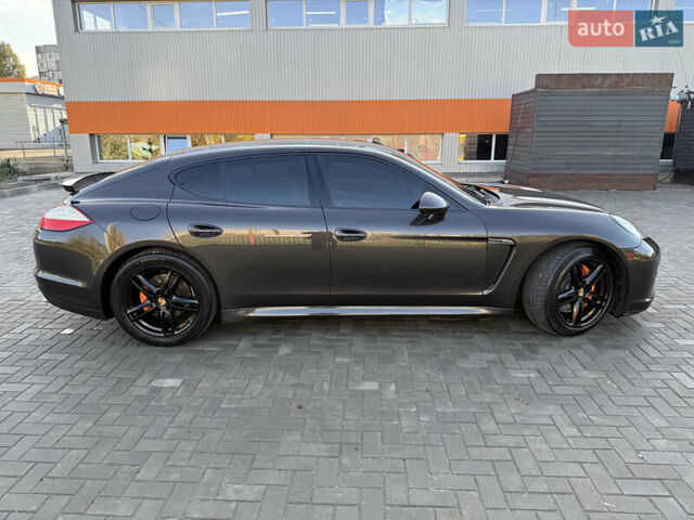 Порше Панамера 2011 в Кривом Роге на Automoto.ua Серый Порше Панамера, объемом двигателя 3.61 л и пробегом 135 тыс. км за 21000 $, фото 4 на Automoto.ua