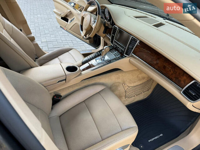 Порше Панамера 2011 в Кривом Роге на Automoto.ua Серый Порше Панамера, объемом двигателя 3.61 л и пробегом 135 тыс. км за 21000 $, фото 26 на Automoto.ua