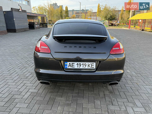 Порше Панамера 2011 в Кривом Роге на Automoto.ua Серый Порше Панамера, объемом двигателя 3.61 л и пробегом 135 тыс. км за 21000 $, фото 9 на Automoto.ua