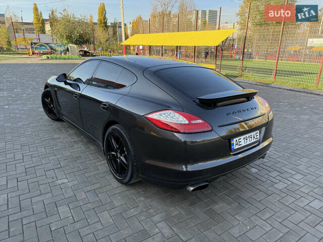 Порше Панамера 2011 в Кривом Роге на Automoto.ua Серый Порше Панамера, объемом двигателя 3.61 л и пробегом 135 тыс. км за 21000 $, фото 10 на Automoto.ua