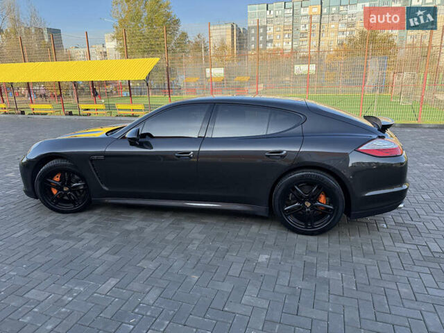 Порше Панамера 2011 в Кривом Роге на Automoto.ua Серый Порше Панамера, объемом двигателя 3.61 л и пробегом 135 тыс. км за 21000 $, фото 11 на Automoto.ua
