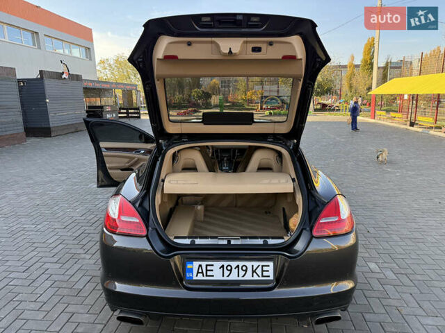 Порше Панамера 2011 в Кривом Роге на Automoto.ua Серый Порше Панамера, объемом двигателя 3.61 л и пробегом 135 тыс. км за 21000 $, фото 23 на Automoto.ua