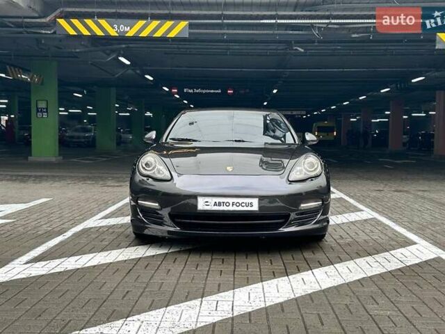 Серый Порше Панамера, объемом двигателя 3.61 л и пробегом 156 тыс. км за 20990 $, фото 2 на Automoto.ua
