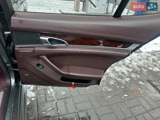 Серый Порше Панамера, объемом двигателя 4.8 л и пробегом 152 тыс. км за 31200 $, фото 14 на Automoto.ua