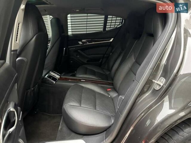 Сірий Порше Panamera, об'ємом двигуна 3.61 л та пробігом 156 тис. км за 17990 $, фото 8 на Automoto.ua