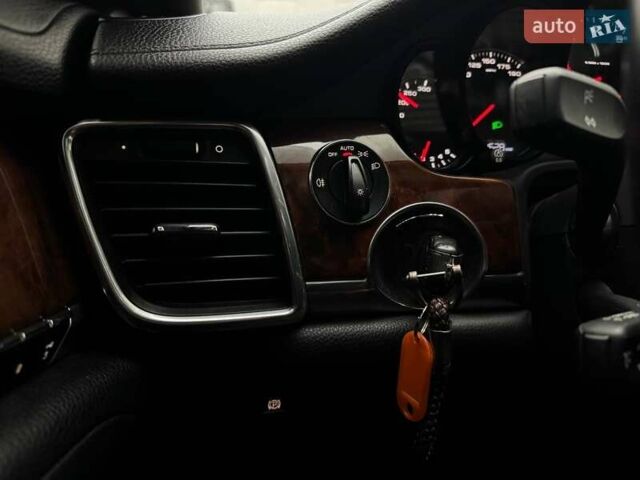 Сірий Порше Panamera, об'ємом двигуна 3.61 л та пробігом 156 тис. км за 17990 $, фото 14 на Automoto.ua