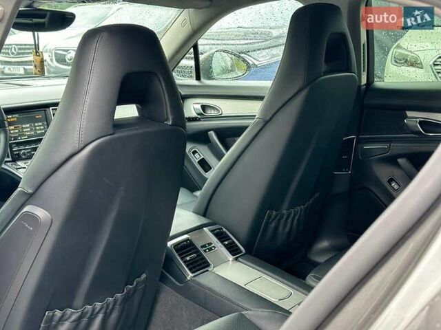 Порше Панамера 2013 в Виннице на Automoto.ua Серый Порше Панамера, объемом двигателя 3.6 л и пробегом 225 тыс. км за 29690 $, фото 20 на Automoto.ua