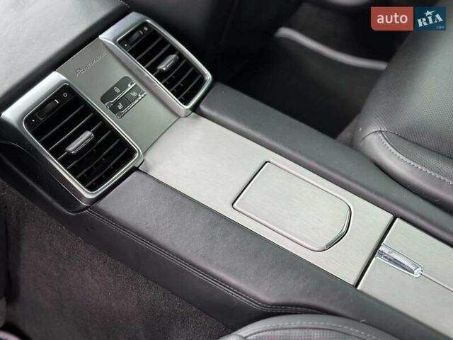 Порше Панамера 2013 в Виннице на Automoto.ua Серый Порше Панамера, объемом двигателя 3.6 л и пробегом 225 тыс. км за 29690 $, фото 21 на Automoto.ua