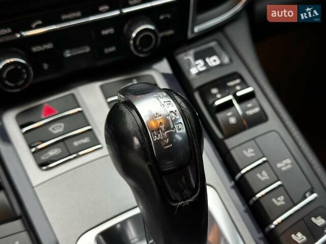 Сірий Порше Panamera, об'ємом двигуна 3 л та пробігом 192 тис. км за 22999 $, фото 37 на Automoto.ua