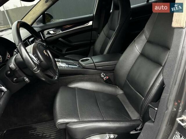 Сірий Порше Panamera, об'ємом двигуна 3 л та пробігом 192 тис. км за 22999 $, фото 26 на Automoto.ua