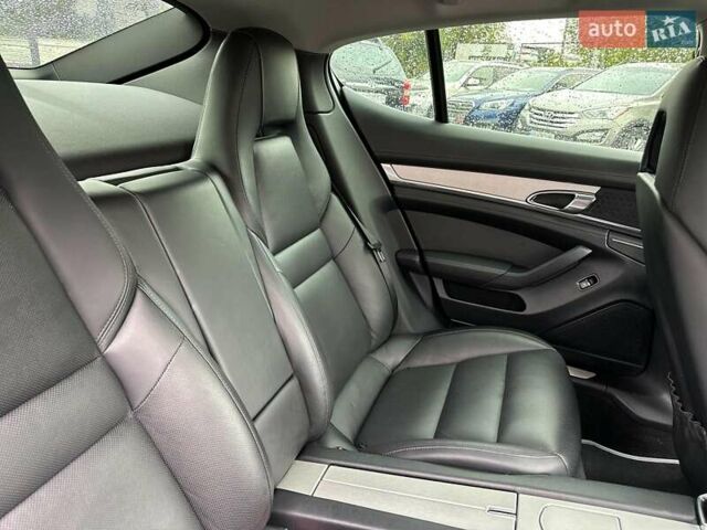 Порше Панамера 2013 в Виннице на Automoto.ua Серый Порше Панамера, объемом двигателя 3.6 л и пробегом 225 тыс. км за 29690 $, фото 23 на Automoto.ua