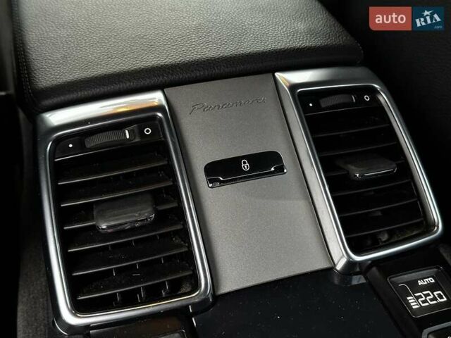 Сірий Порше Panamera, об'ємом двигуна 3 л та пробігом 192 тис. км за 22999 $, фото 45 на Automoto.ua